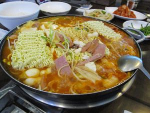 韓国ラーメンの食べ方にビックリ レシピとアレンジ情報も 知識の泉